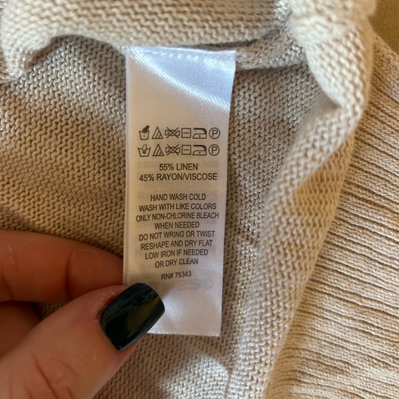 Light Beige V-Neck Collared Long-Sleeve Knit Top - Picture 5 of 5